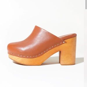 Charlotte Stone Marlo Leather Clogs in Luggage/Sz 10